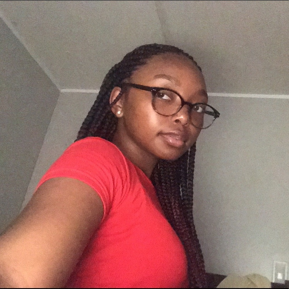 Meet your Posher, Kira
